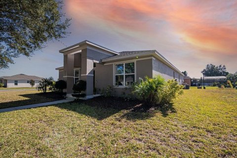 Villa ou maison à vendre à Kissimmee, Floride: 4 chambres, 213.68 m2 № 1349347 - photo 2