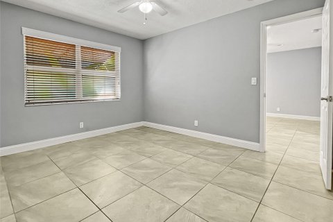 Immobilier commercial à vendre à Oakland Park, Floride: 129.51 m2 № 1065943 - photo 5