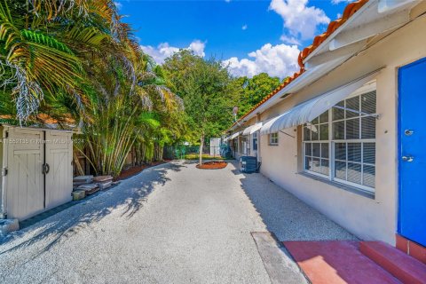 Immobilier commercial à vendre à Biscayne Park, Floride: 165.27 m2 № 1071908 - photo 6