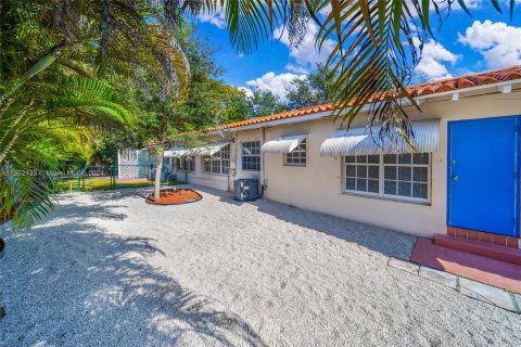 Immobilier commercial à vendre à Biscayne Park, Floride: 165.27 m2 № 1071908 - photo 9