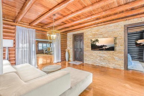 Casa en venta en Biscayne Park, Florida, 4 dormitorios, 214.23 m2 № 1044975 - foto 11