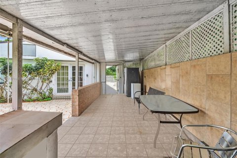 Casa en venta en North Miami Beach, Florida, 3 dormitorios, 171.68 m2 № 1397421 - foto 4