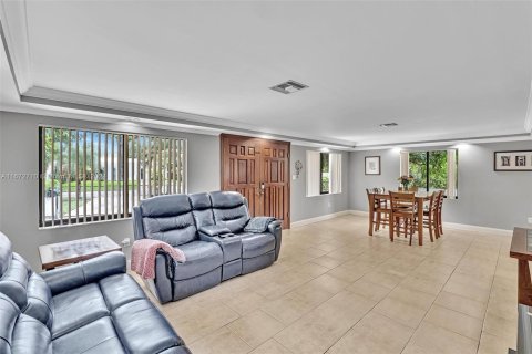 Casa en venta en North Miami Beach, Florida, 3 dormitorios, 171.68 m2 № 1397421 - foto 11