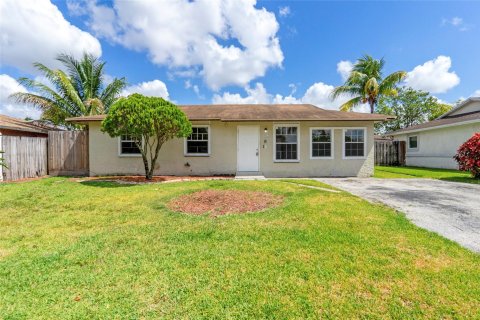 Villa ou maison à vendre à North Lauderdale, Floride: 3 chambres, 115.85 m2 № 1160781 - photo 19