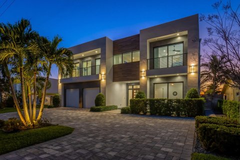 Casa en venta en Deerfield Beach, Florida, 5 dormitorios, 455.78 m2 № 1040947 - foto 3