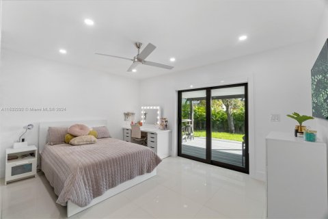 Casa en venta en Miami Springs, Florida, 4 dormitorios, 160.54 m2 № 1019333 - foto 27