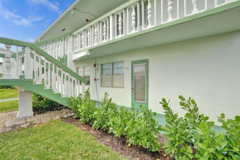 Condo in Deerfield Beach, Florida, 2 bedrooms  № 1067461 - photo 26