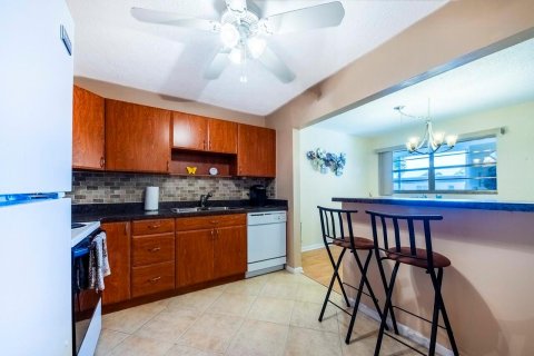 Condo in West Palm Beach, Florida, 1 bedroom  № 1079800 - photo 7