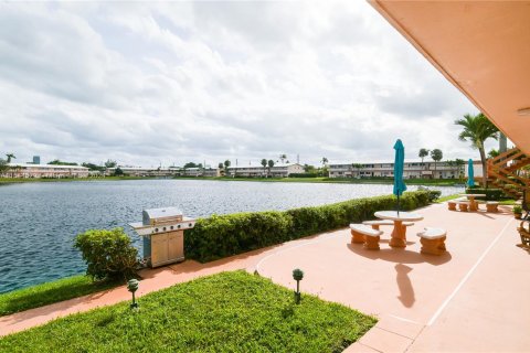 Condominio en venta en Hallandale Beach, Florida, 1 dormitorio, 58.06 m2 № 1047327 - foto 2
