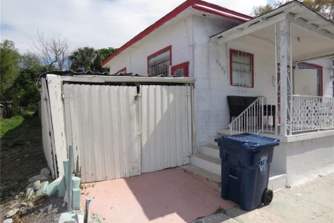 House in Tampa, Florida 2 bedrooms, 53.14 sq.m. № 1044430 - photo 10