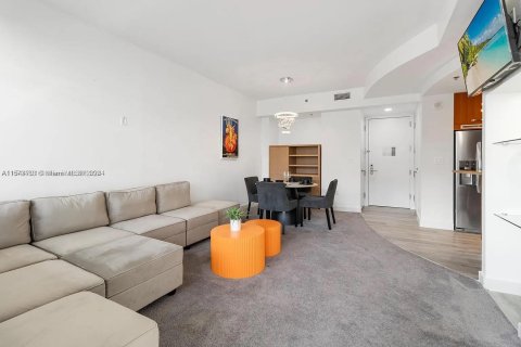 Condo in Miami, Florida, 1 bedroom  № 1396054 - photo 3