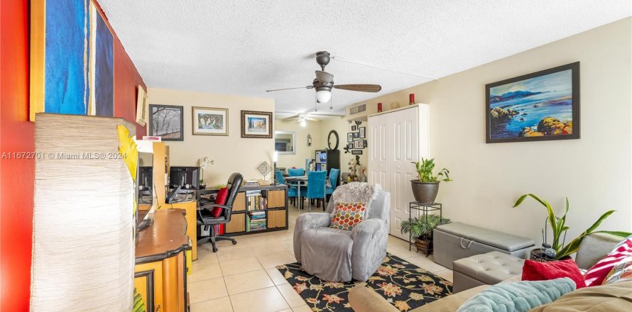 Condo in Coral Springs, Florida, 2 bedrooms  № 1396001