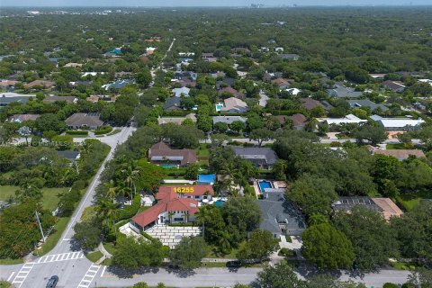 Villa ou maison à vendre à Palmetto Bay, Floride: 5 chambres, 275.92 m2 № 1306282 - photo 2