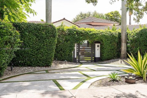 Villa ou maison à vendre à Palmetto Bay, Floride: 5 chambres, 275.92 m2 № 1306282 - photo 9