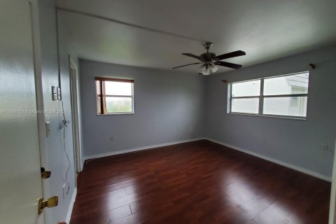 Condo in Sunrise, Florida, 2 bedrooms  № 1396803 - photo 10