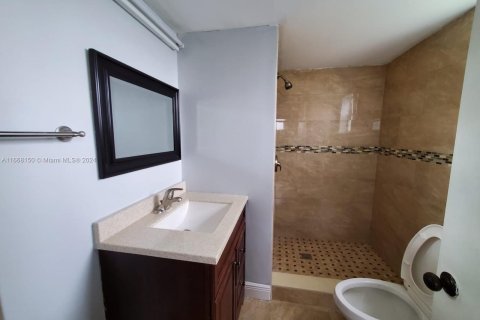 Condo in Sunrise, Florida, 2 bedrooms  № 1396803 - photo 4