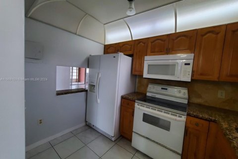 Condo in Sunrise, Florida, 2 bedrooms  № 1396803 - photo 8