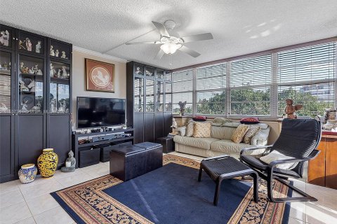 Copropriété à vendre à Pembroke Pines, Floride: 2 chambres, 104.05 m2 № 1021416 - photo 4