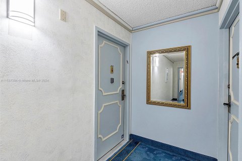 Copropriété à vendre à Pembroke Pines, Floride: 2 chambres, 104.05 m2 № 1021416 - photo 19