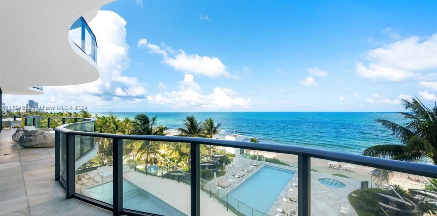 Condo in Sunny Isles Beach, Florida, 4 bedrooms  № 1184090