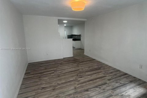 Copropriété à vendre à Miami Beach, Floride: 42.74 m2 № 1209440 - photo 6