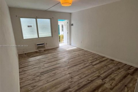 Copropriété à vendre à Miami Beach, Floride: 42.74 m2 № 1209440 - photo 2