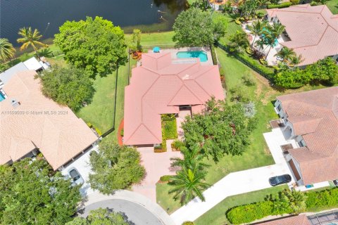 Casa en venta en Weston, Florida, 4 dormitorios, 380.99 m2 № 1231964 - foto 1