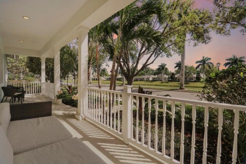 House in Jupiter, Florida 5 bedrooms, 249.26 sq.m. № 1074971 - photo 1