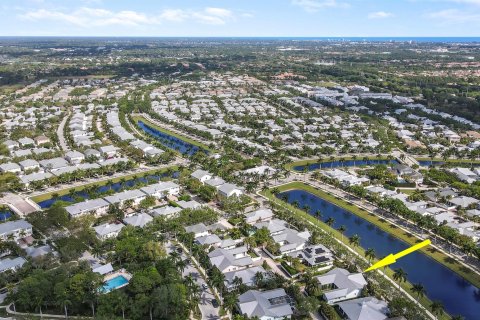 House in Jupiter, Florida 5 bedrooms, 249.26 sq.m. № 1074971 - photo 4