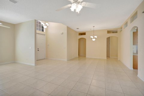 House in Boynton Beach, Florida 2 bedrooms, 190.26 sq.m. № 1074972 - photo 17