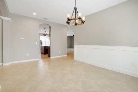 House in CONNERTON

 in Land O' Lakes, Florida 4 bedrooms, 266.82 sq.m. № 1388724 - photo 8