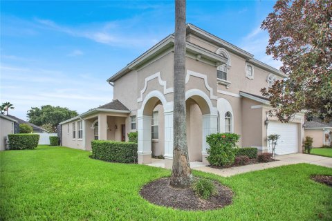 House in Davenport, Florida 6 bedrooms, 263.38 sq.m. № 1260265 - photo 3