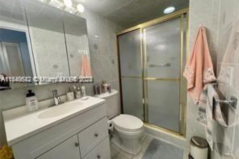Condominio en venta en Surfside, Florida, 2 dormitorios, 95.13 m2 № 1033563 - foto 5