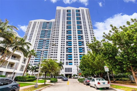 Condominio en venta en Miami Beach, Florida, 2 dormitorios, 100.71 m2 № 1045156 - foto 1