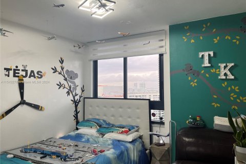 Condo in Miami Beach, Florida, 2 bedrooms  № 1045156 - photo 9