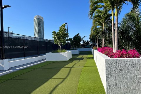 Condo in Miami Beach, Florida, 2 bedrooms  № 1045156 - photo 19