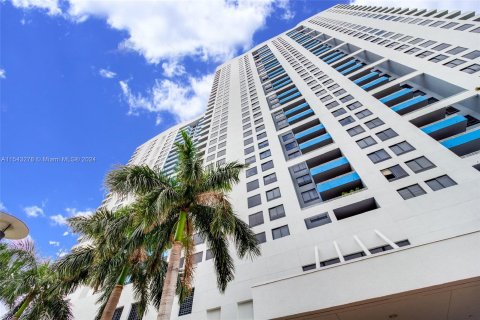 Condominio en venta en Miami Beach, Florida, 2 dormitorios, 100.71 m2 № 1045156 - foto 2