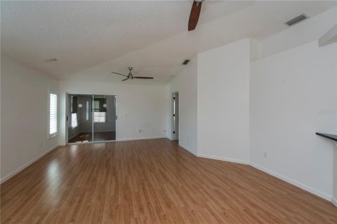 House in Port Charlotte, Florida 2 bedrooms, 133.59 sq.m. № 1243388 - photo 15