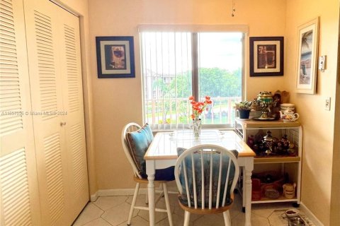 Condo in Delray Beach, Florida, 2 bedrooms  № 1358935 - photo 17