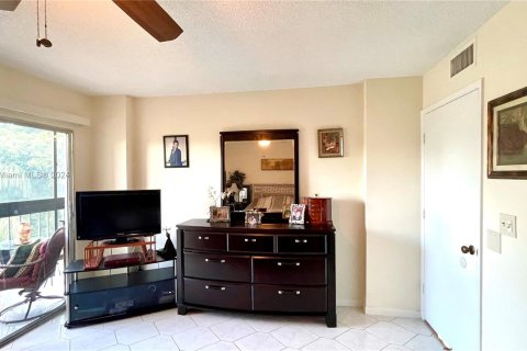 Condo in Delray Beach, Florida, 2 bedrooms  № 1358935 - photo 10