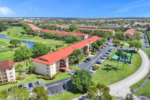 Condominio en venta en Pembroke Pines, Florida, 2 dormitorios, 132.66 m2 № 1056735 - foto 1