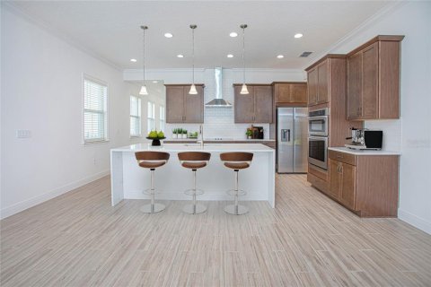Casa en venta en Orlando, Florida, 5 dormitorios, 295.43 m2 № 1091119 - foto 3