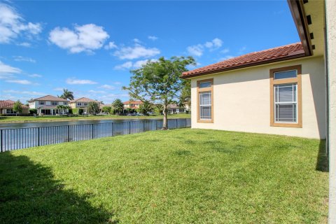 House in Parkland, Florida 5 bedrooms, 297.29 sq.m. № 1210432 - photo 5