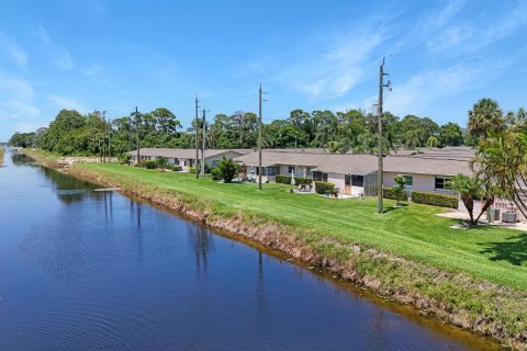 Villa ou maison à vendre à West Palm Beach, Floride: 2 chambres, 77.02 m2 № 1210479 - photo 13