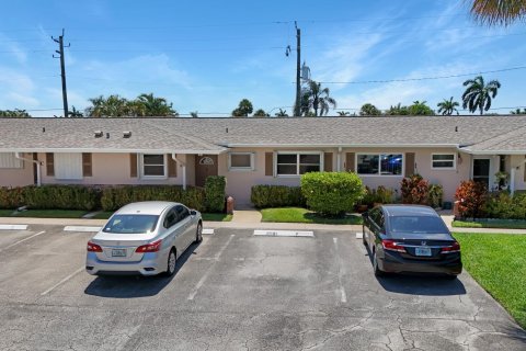 Villa ou maison à vendre à West Palm Beach, Floride: 2 chambres, 77.02 m2 № 1210479 - photo 10