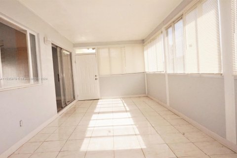 Casa en venta en Tamarac, Florida, 2 dormitorios, 124.67 m2 № 1019459 - foto 17