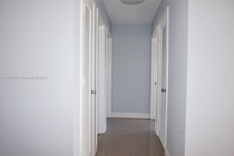 Casa en venta en Tamarac, Florida, 2 dormitorios, 124.67 m2 № 1019459 - foto 13