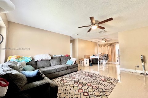 Casa en venta en Tamarac, Florida, 2 dormitorios, 124.67 m2 № 1019459 - foto 5