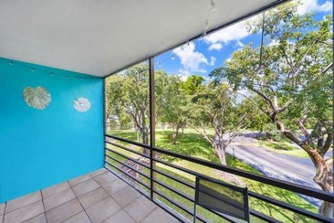 Condo in Oakland Park, Florida, 2 bedrooms  № 1040629 - photo 8