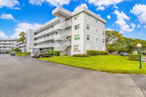 Condo in Oakland Park, Florida, 2 bedrooms  № 1040629 - photo 19